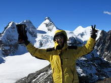 Auf dem Cerro Austria (5300 m) vor dem Nevado Condoriri (5720 m)