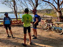 Happy am Ende der 3. Bike-Etappe oberhalb der Playa Carillo