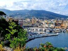 Blick von der Zitadelle auf den alten Hafen von Bastia