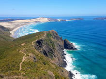 Cape Reinga, wo sich das Tasmanische Meer und der Pazifik vereinen