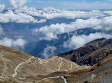 Tiefblick vom Chuchupass (4600 m) nach Sorata (2600 m)