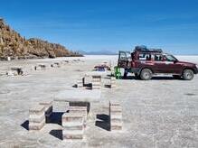 Mittagshalt auf dem Salar de Uyuni