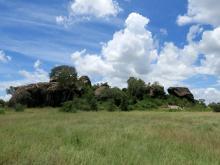 Kopjes-Inseln im Grasmeer der Serengeti