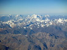 Flug von Leh über den Himalaya-Hauptkamm