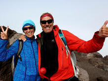 Kraterrand des Mt. Taranaki (2518 m) nach anspruchsvollem Aufstieg über steile Lavahänge - westliche Nordinsel Neuseeland