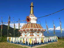 Stupa - typisches, buddhistisches Bauwerk im Helambu-Sherpadorf Thankune Bhanjyang