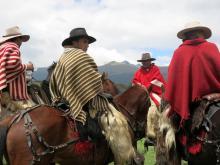 Ecuadorianische Cowboys im Anden-Hochland