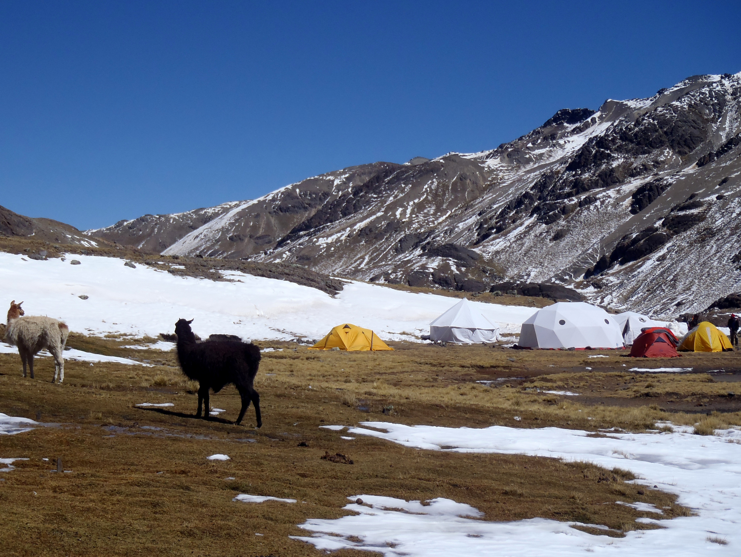 Bolivien - Condoriri Base Camp (4680 m), Cordillera Real Bolivien - Condoriri Base Camp (4680 m), Cordillera Real